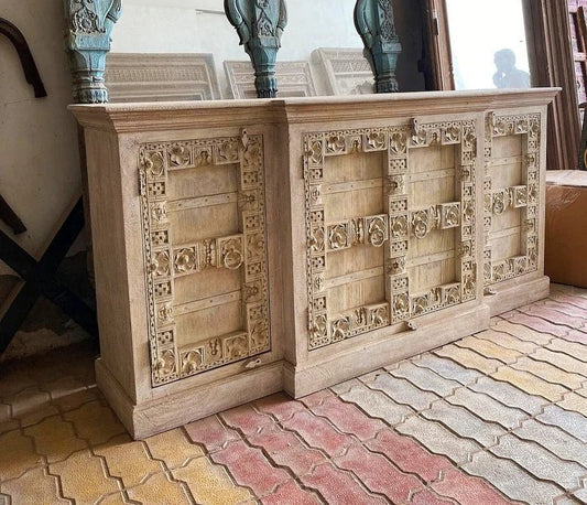 Hand Carved Solid Wooden Entryway Sideboard Cabinet with Four Doors