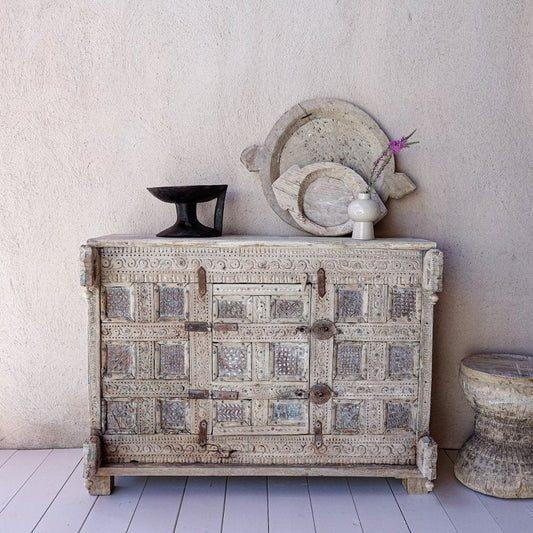 Vintage Indian Solid Wooden Sideboard Damchiya